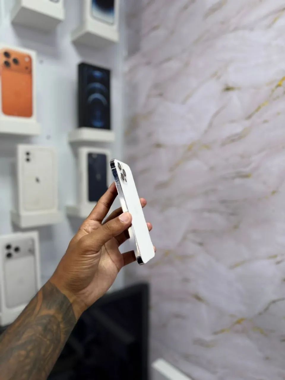 IPHONE 12 PRO 128GB <br>R$ 2.099,00 - Foto 2