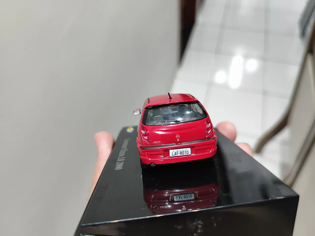 Chevrolet Celta 1.0 (2000) 1:43 - Foto 4