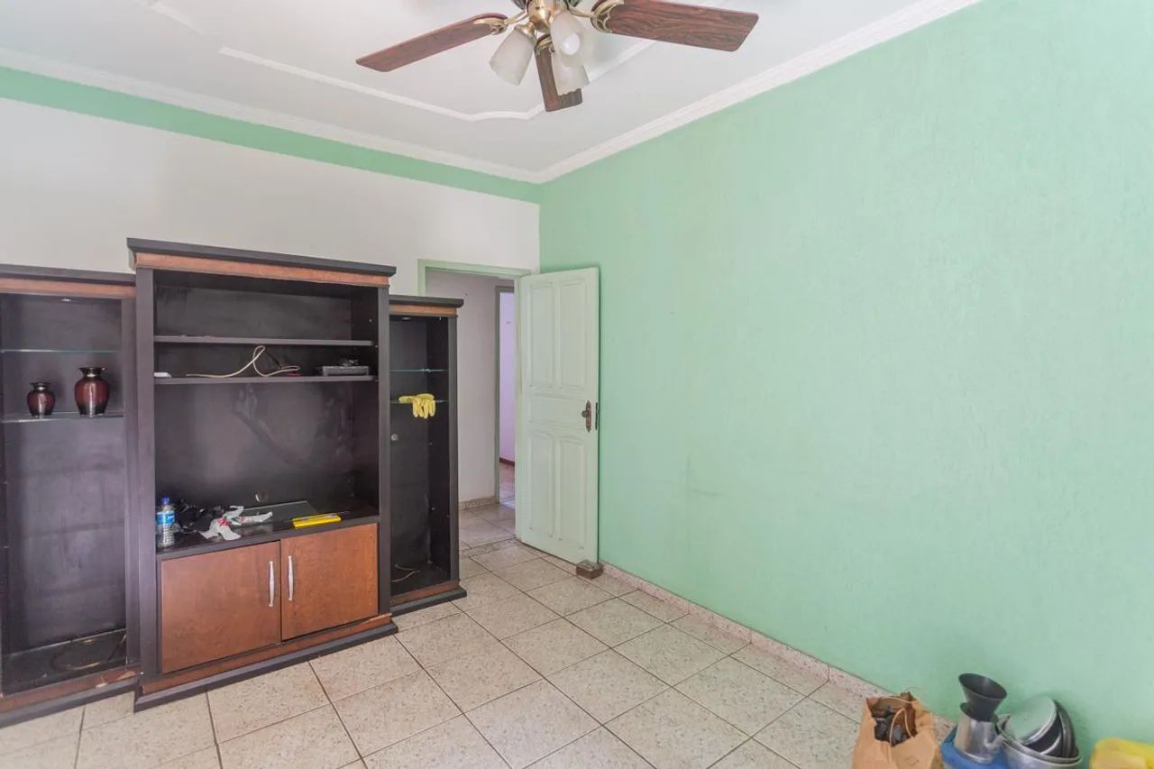 Casa à Venda - Aparecida, 5 Quartos, 300 m2