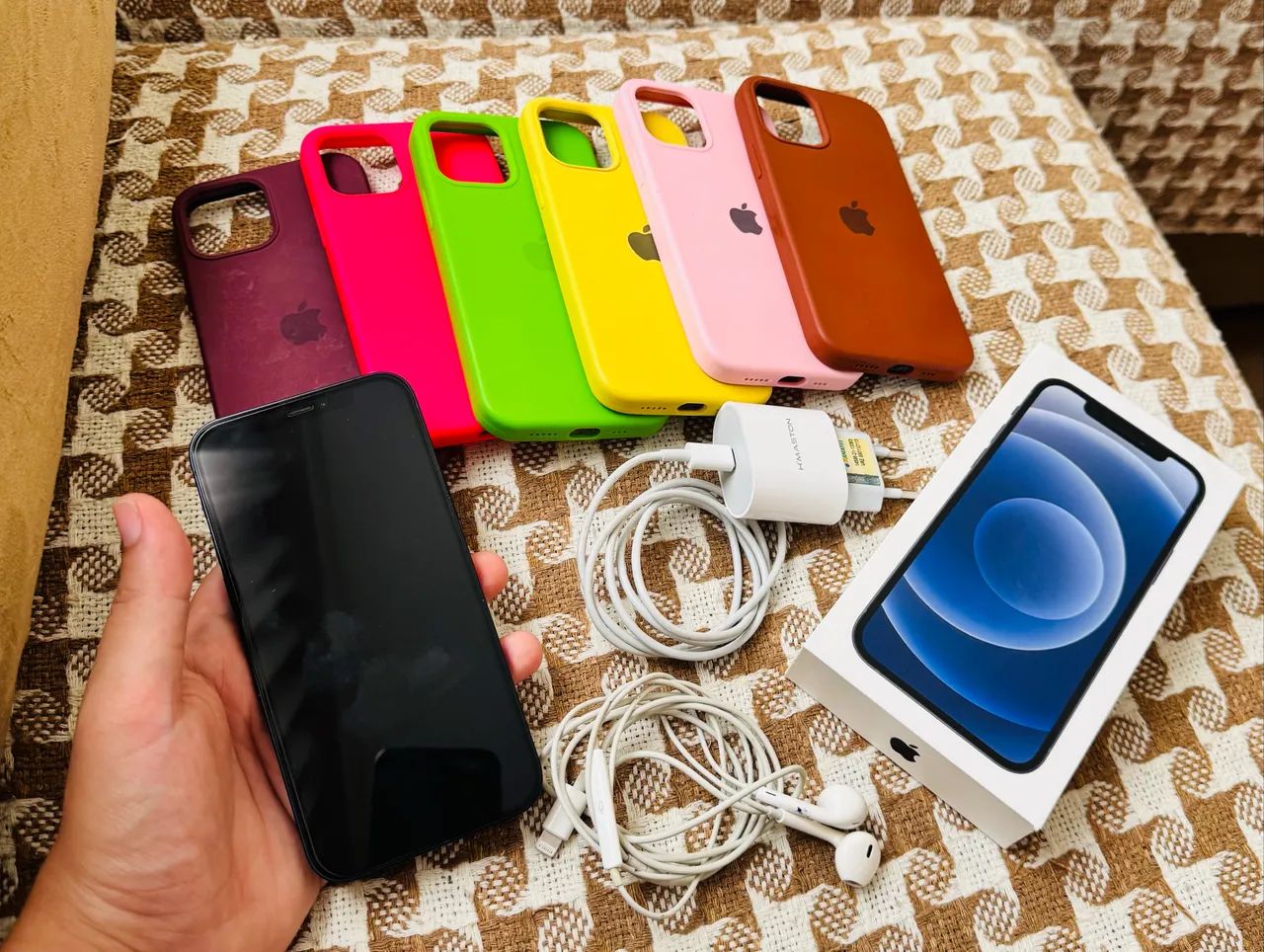 iPhone 12 64GB Preto | Impecável + Caixa + Fone + 6 Capinhas