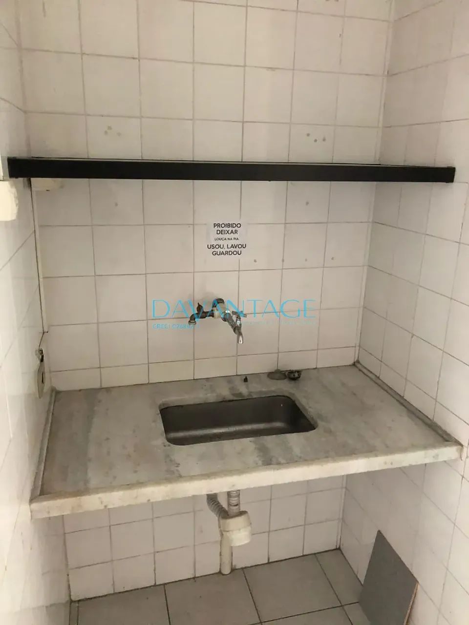 Conjunto para locação, com 100m2, com 3 salas, 2 banheiros, uma copa, ponto para ar condic - Foto 5