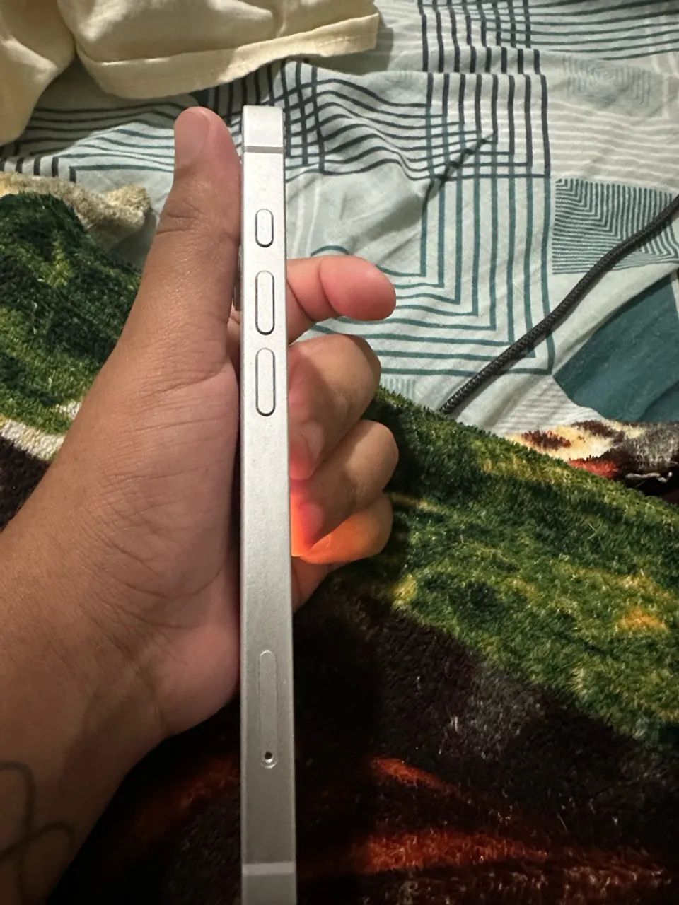 Vendo iPhone 16 e  - Foto 2