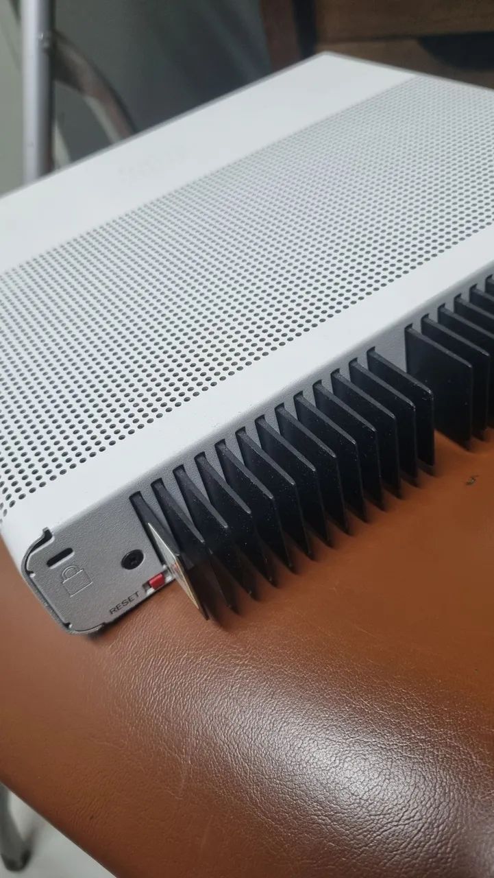 Switch Cisco Catalyst 2960-C (8 Portas Fast Ethernet + Upinks) - Seminovo / Testado - Foto 4