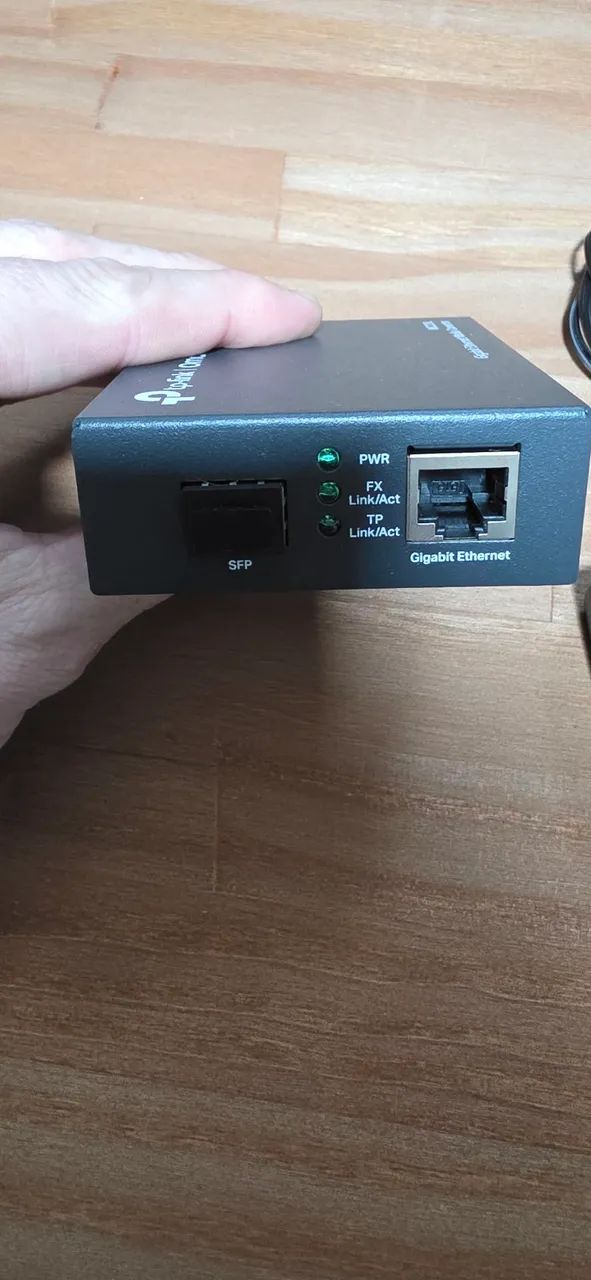 Conversor de Mídia TP-Link Omada MC220L Gigabit SFP - Foto 3