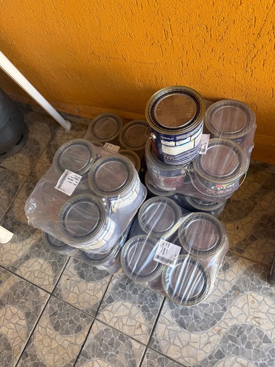 Tinta Coral Metais e Madeira Preto Fosco 3,6 - Foto 2