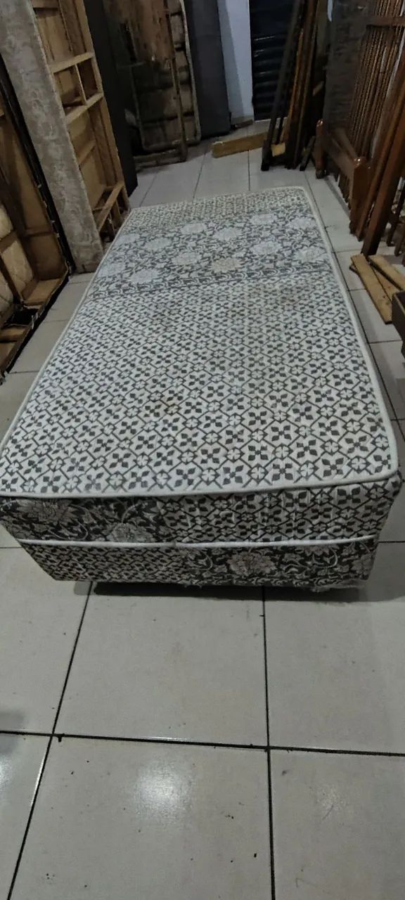 CAMA SOLTEIRO DE ESPUMA USADA R$260 ENTREGA GRÁTIS  - Foto 3