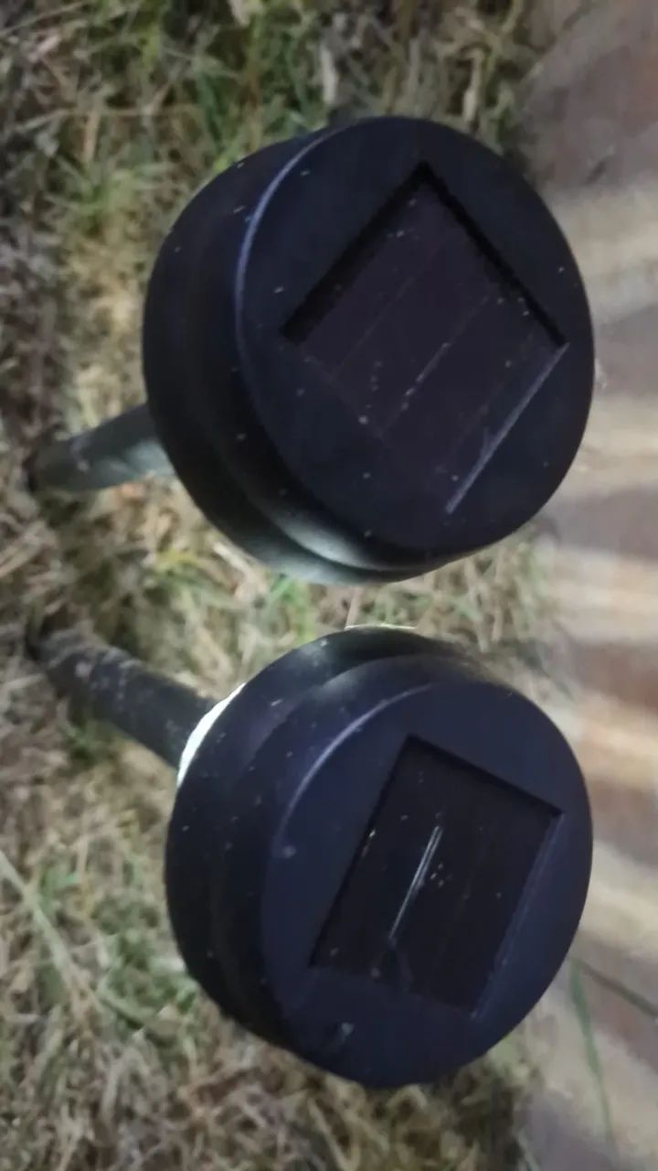 Kit duas luminárias solares para jardim  - Foto 3