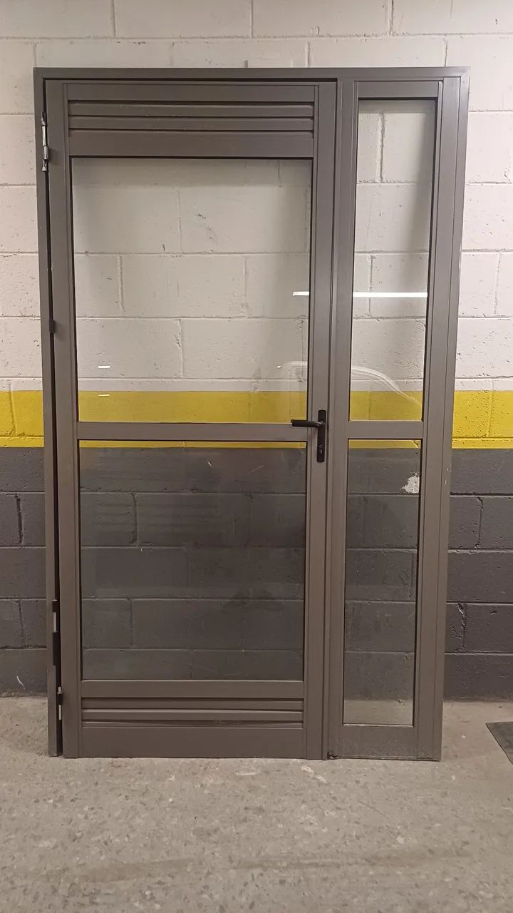 Porta para lavanderia ou área de serviço 1,20x2,14 Direita. - Foto 3