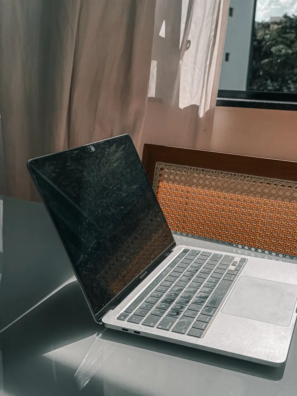 MacBook Pro M2 13? 2022 - 8GB RAM / 256GB SSD - Excelente estado