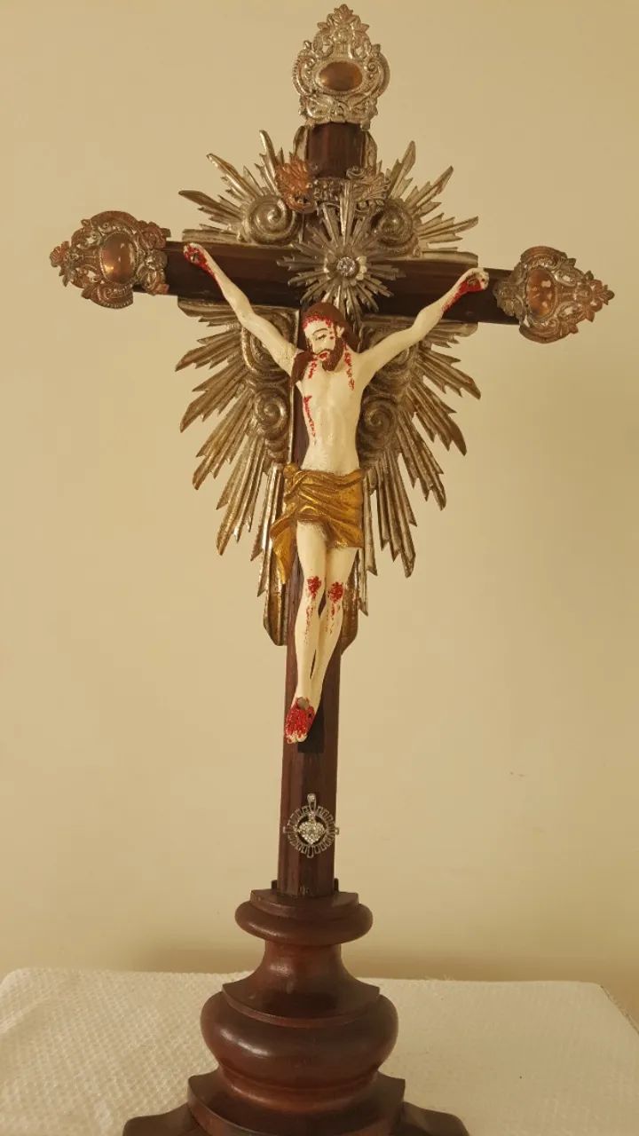 Grande crucifixo de madeira  - Foto 5