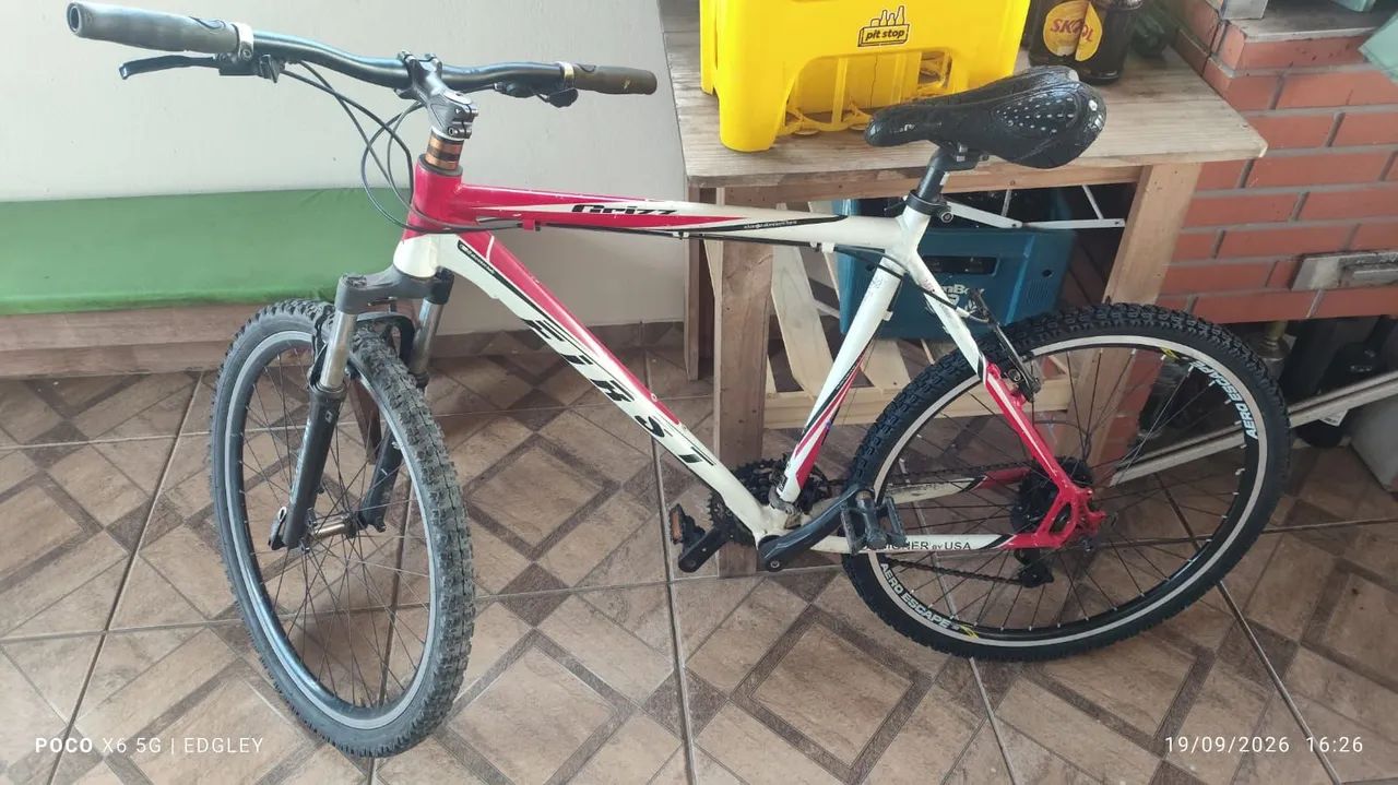 Bicicleta aro 26 quadro de aluminio 
