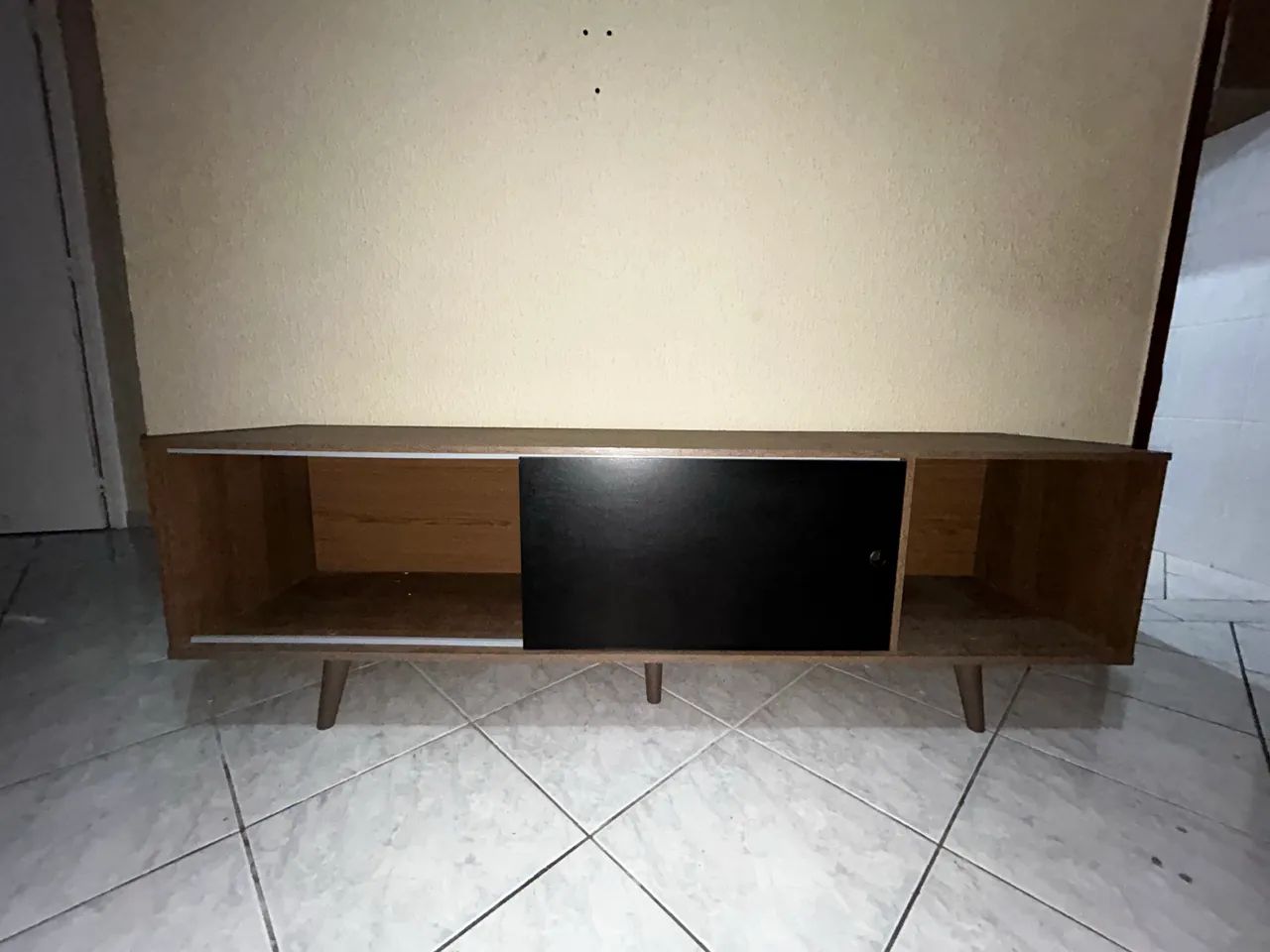 Rack Madesa Dubai para TV até 65 Polegadas com Pés 445639610797936641