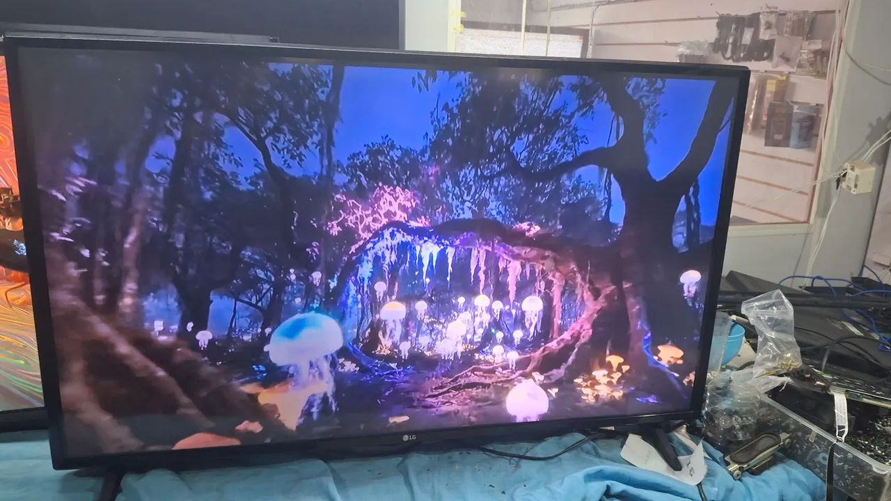 Tv LG 43 POLEGADAS SMART IMPECÁVEL COM GARANTIA DE FUNCIONAMENTO SUPER RÁPIDA  - Foto 3