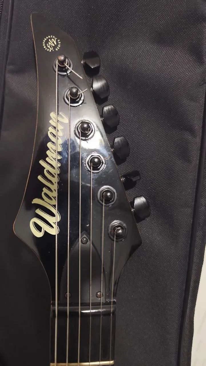 Vendo Guitarra + Baixo + Cubo
