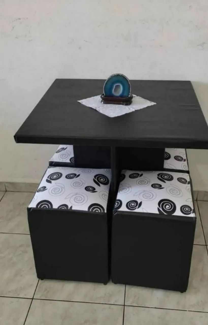 Mesa com 4 puffs na promoção  - Foto 3