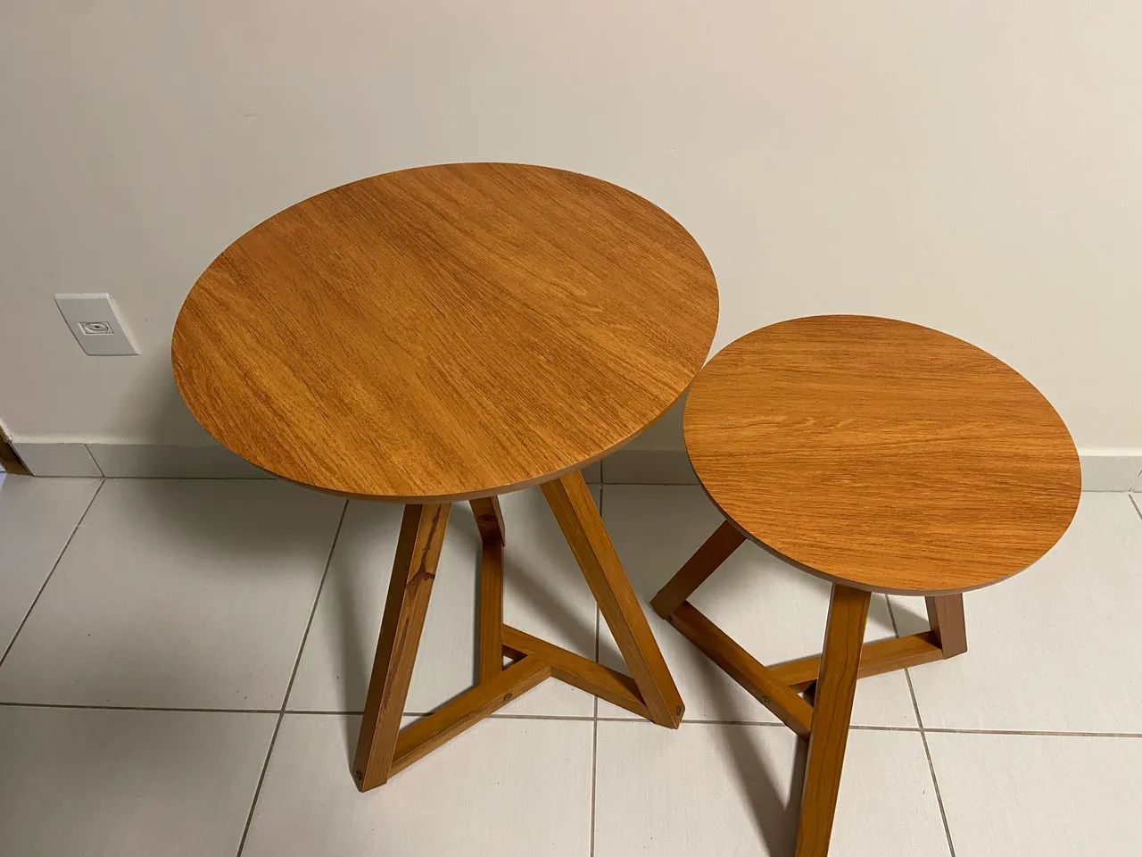 Conjunto Mesa Lateral Tebarrot Móveis