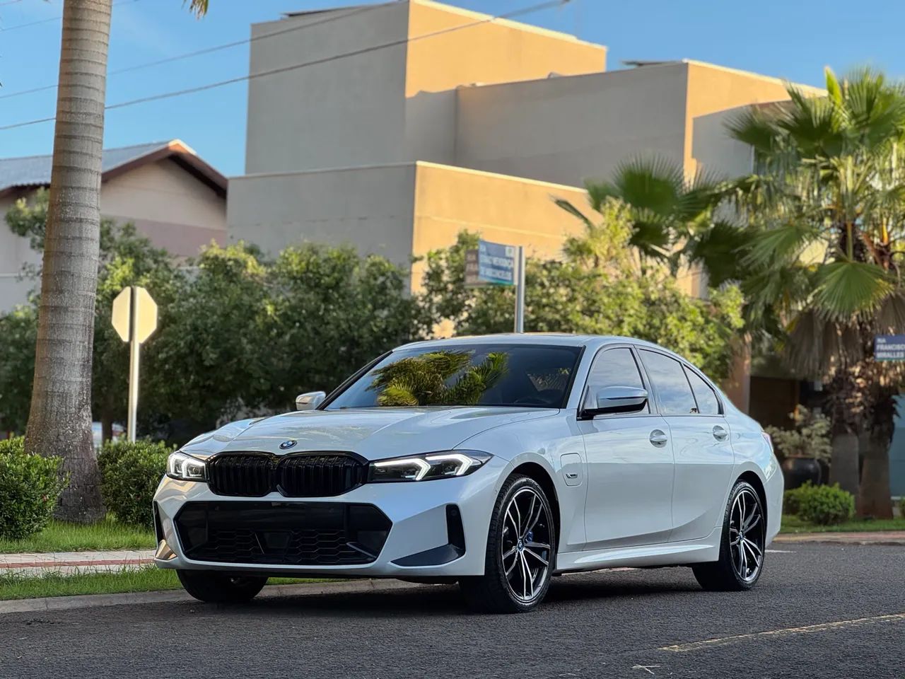 BMW 330E M Sport 2.0 Turbo Híbrido AU 2023