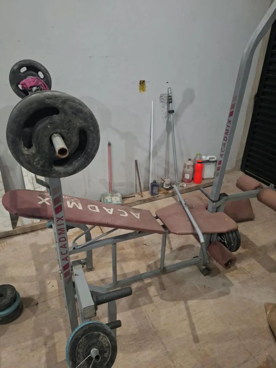 Academia Acadmix com 100kg de anilhas 