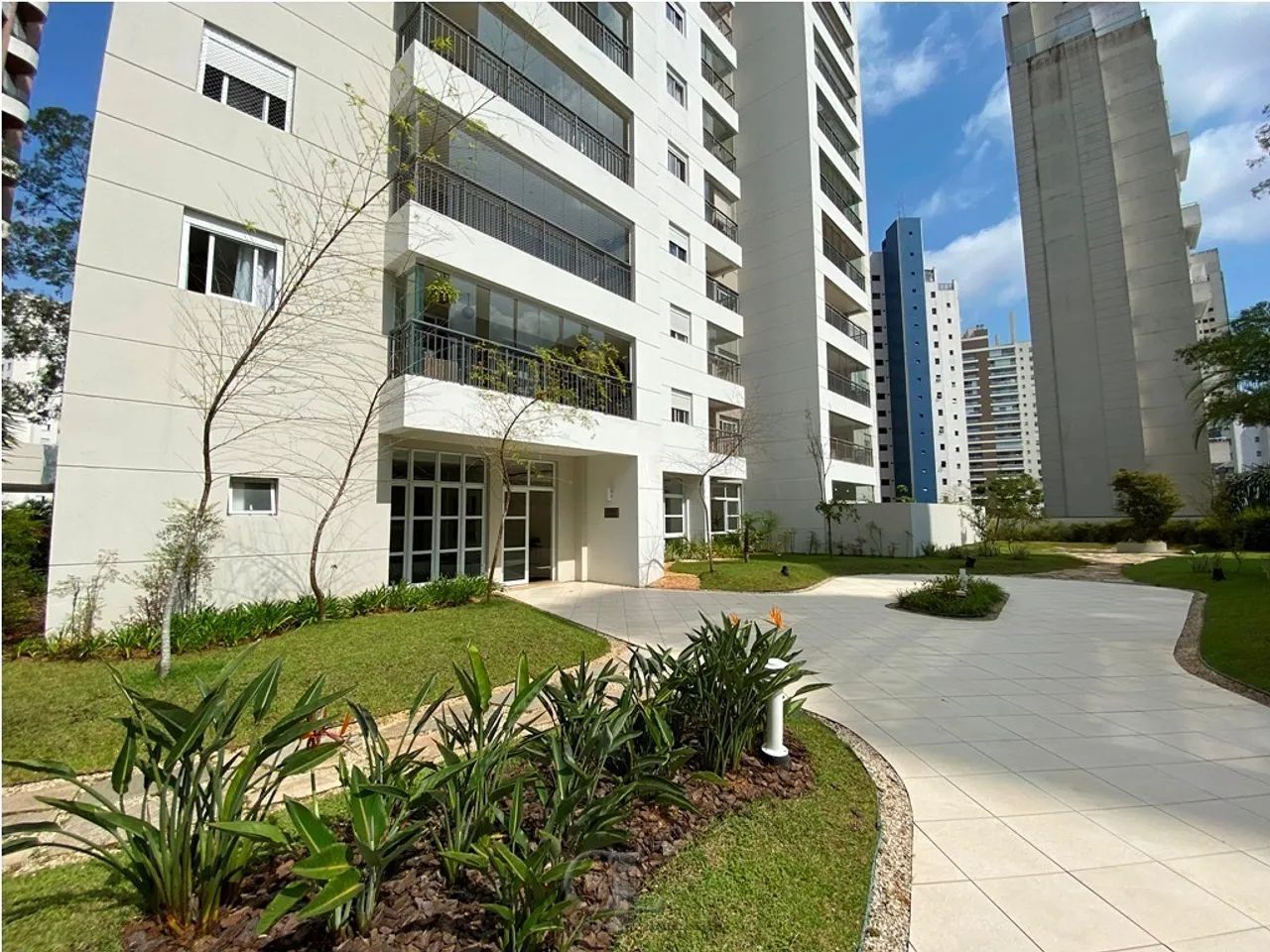 MORUMBI - APARTAMENTO COM SUÍTE E PRÉDIO COM LAZER - Foto 2