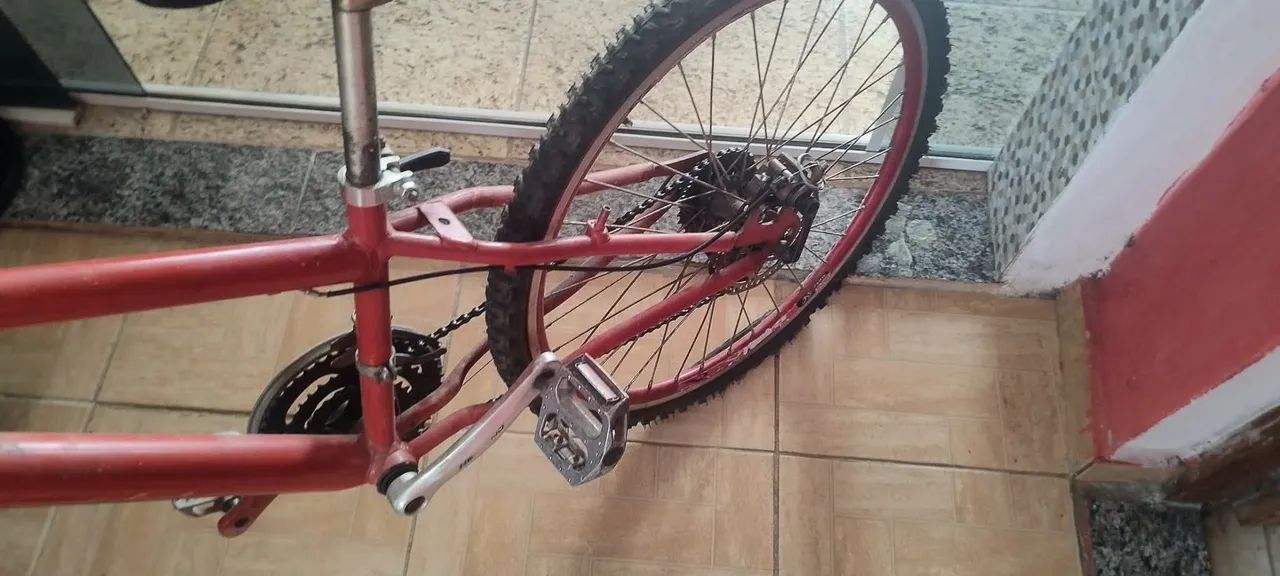Bicicleta aro 26 com freio a disco vendo ou troco  - Foto 5