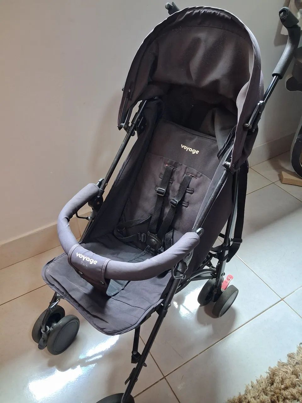 Carrinho de bebê com bebê conforto  - Foto 3