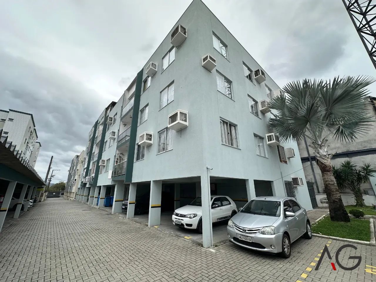Apartamento para aluguel possui 60 m² com 2 quartos em Abraão - Florianópolis - SC - Foto 3