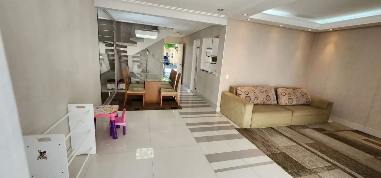 Sobrado com 233m² - com 4 dormitórios sendo 2 suítes - CONDOMINIO AROMAZ - SBC. - Foto 4