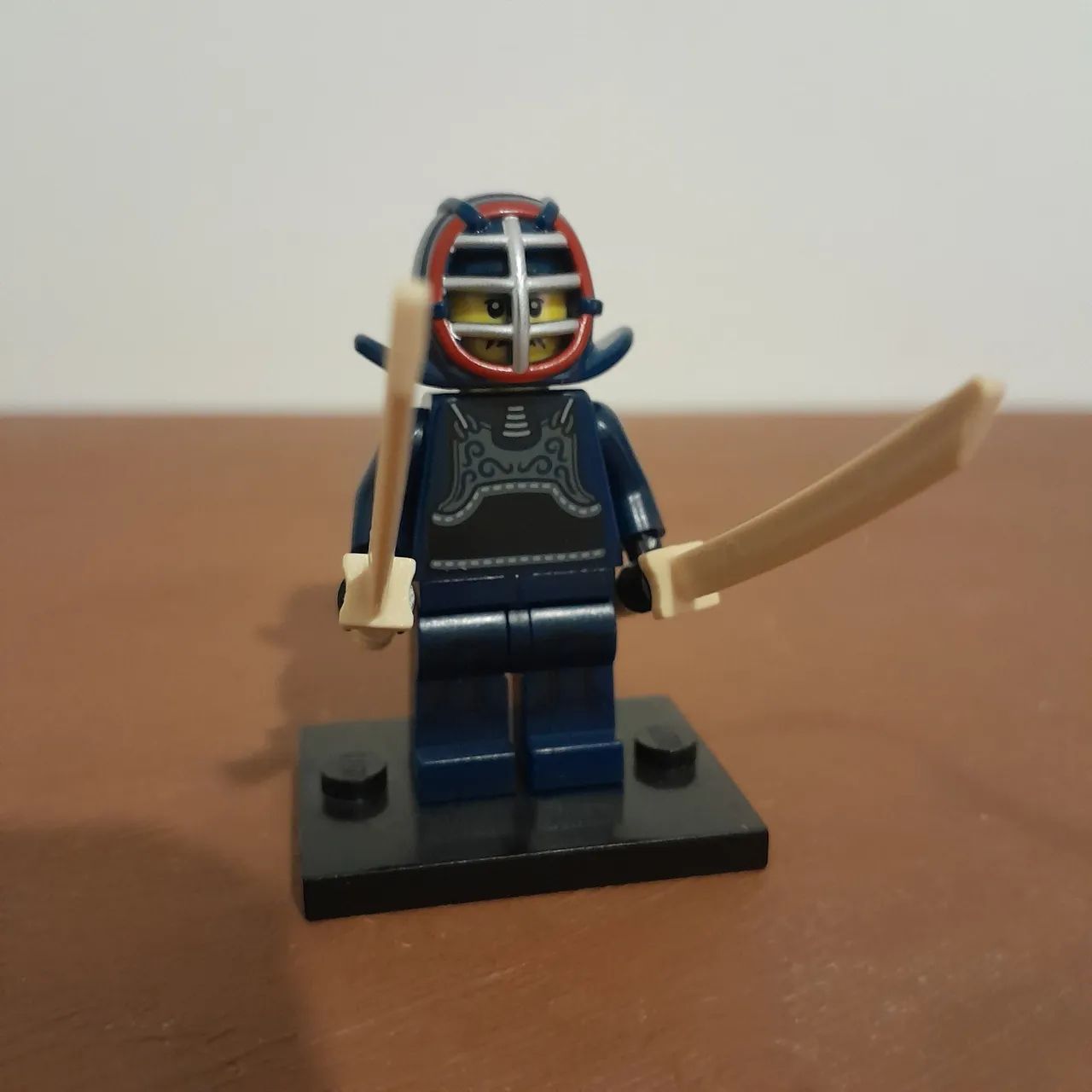lego minifigure espada original