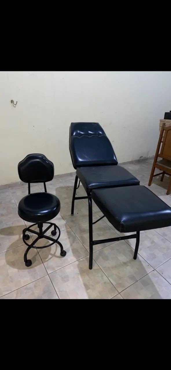 Vendo maca e cadeira giratória com estofado 