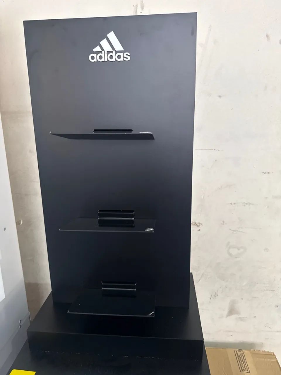 Displays expositor de tênis novo 