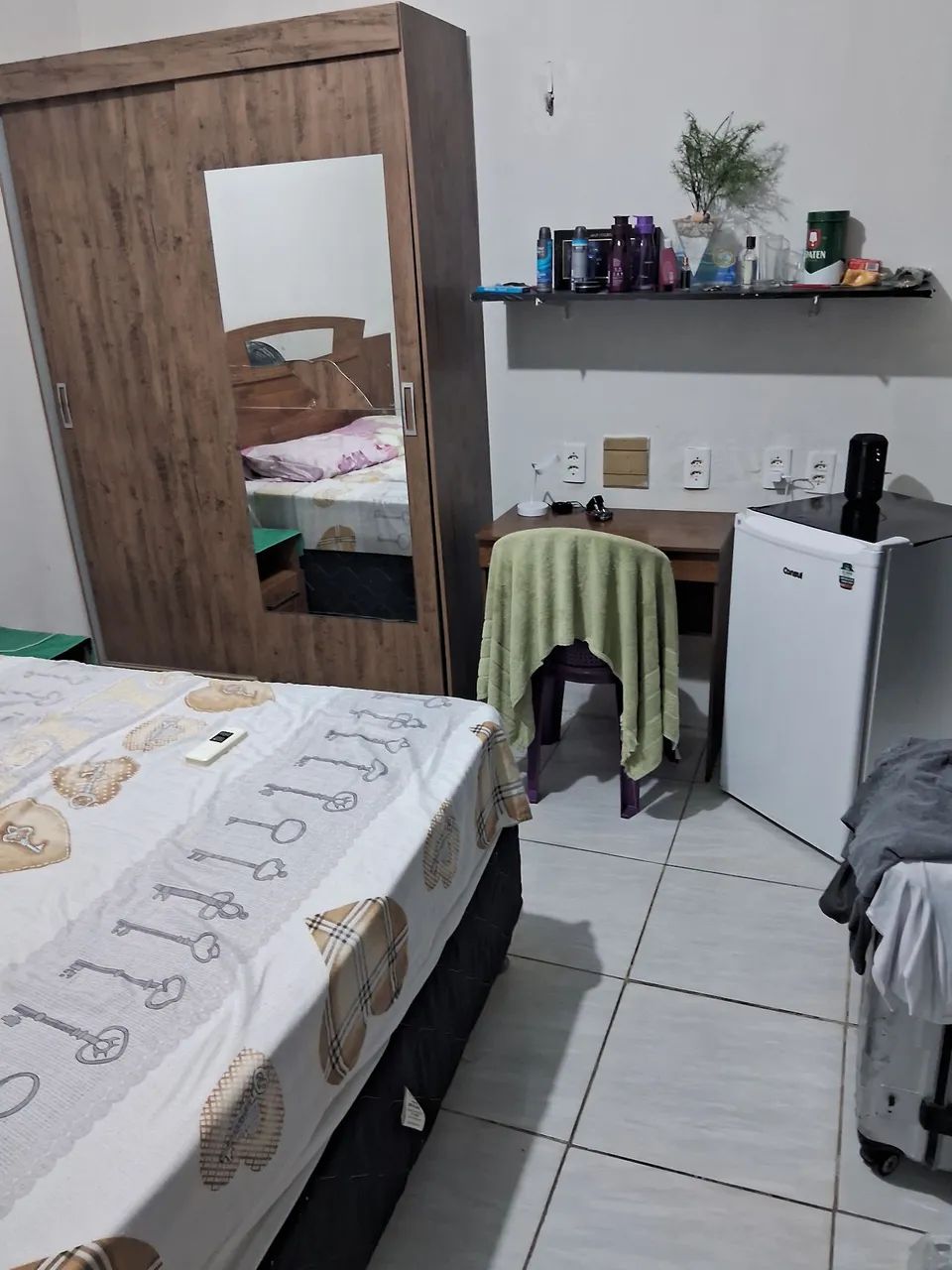Alugo suite mobiliada e com ar condicionada - Foto 2