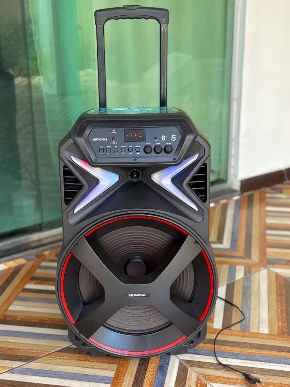 Caixa de som 700w mondial