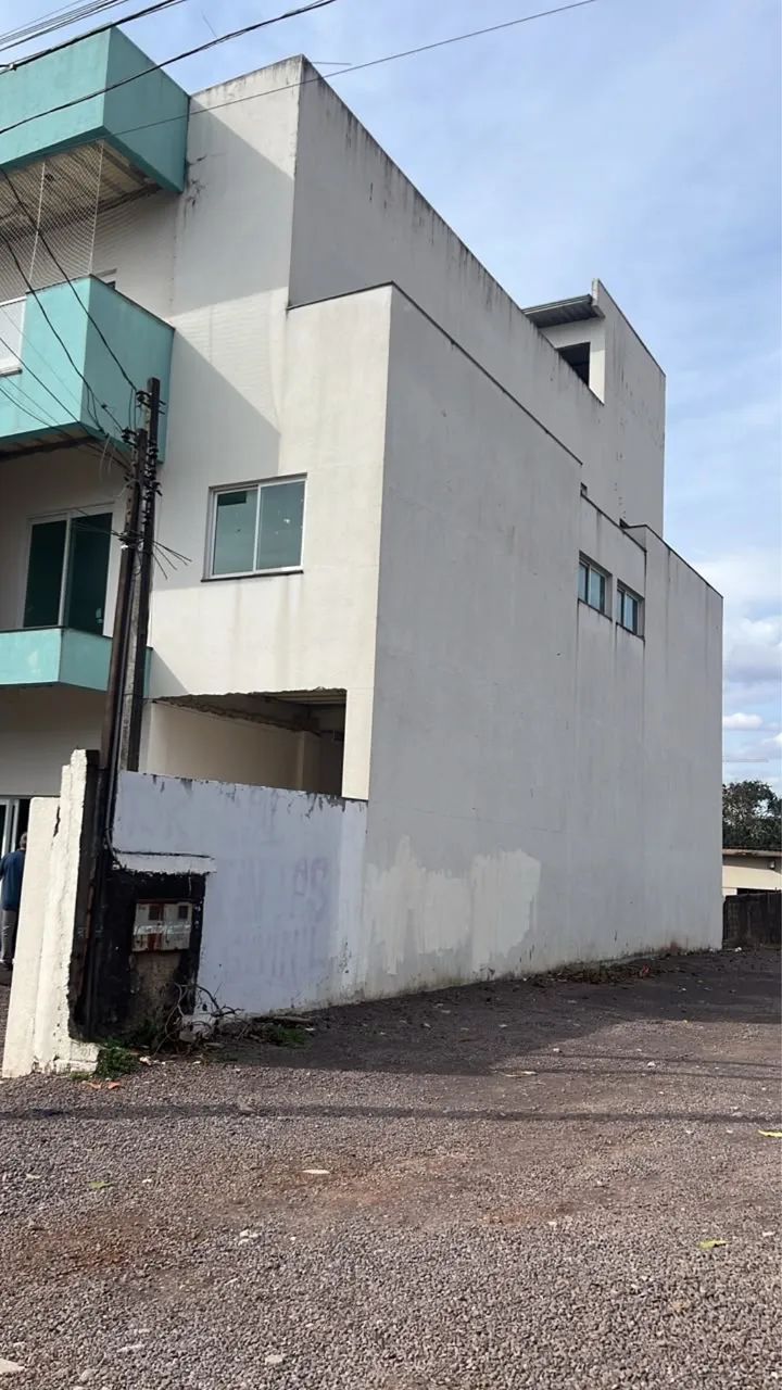 Prédio ao lado do shopping JL