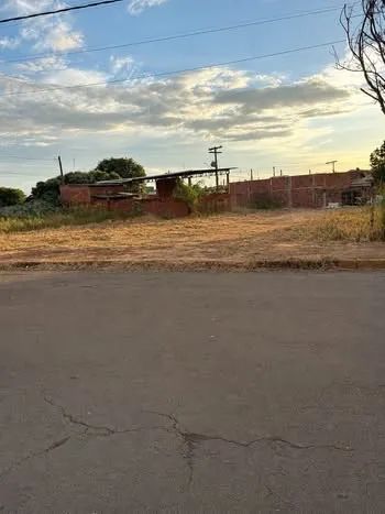 Vende-se terreno 379m2