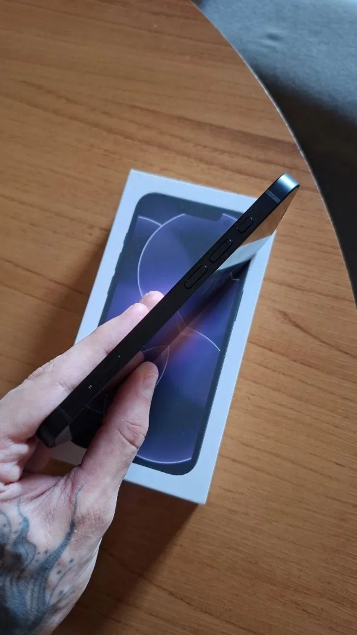 IPHONE 17E 1 MES DE USO - Foto 3