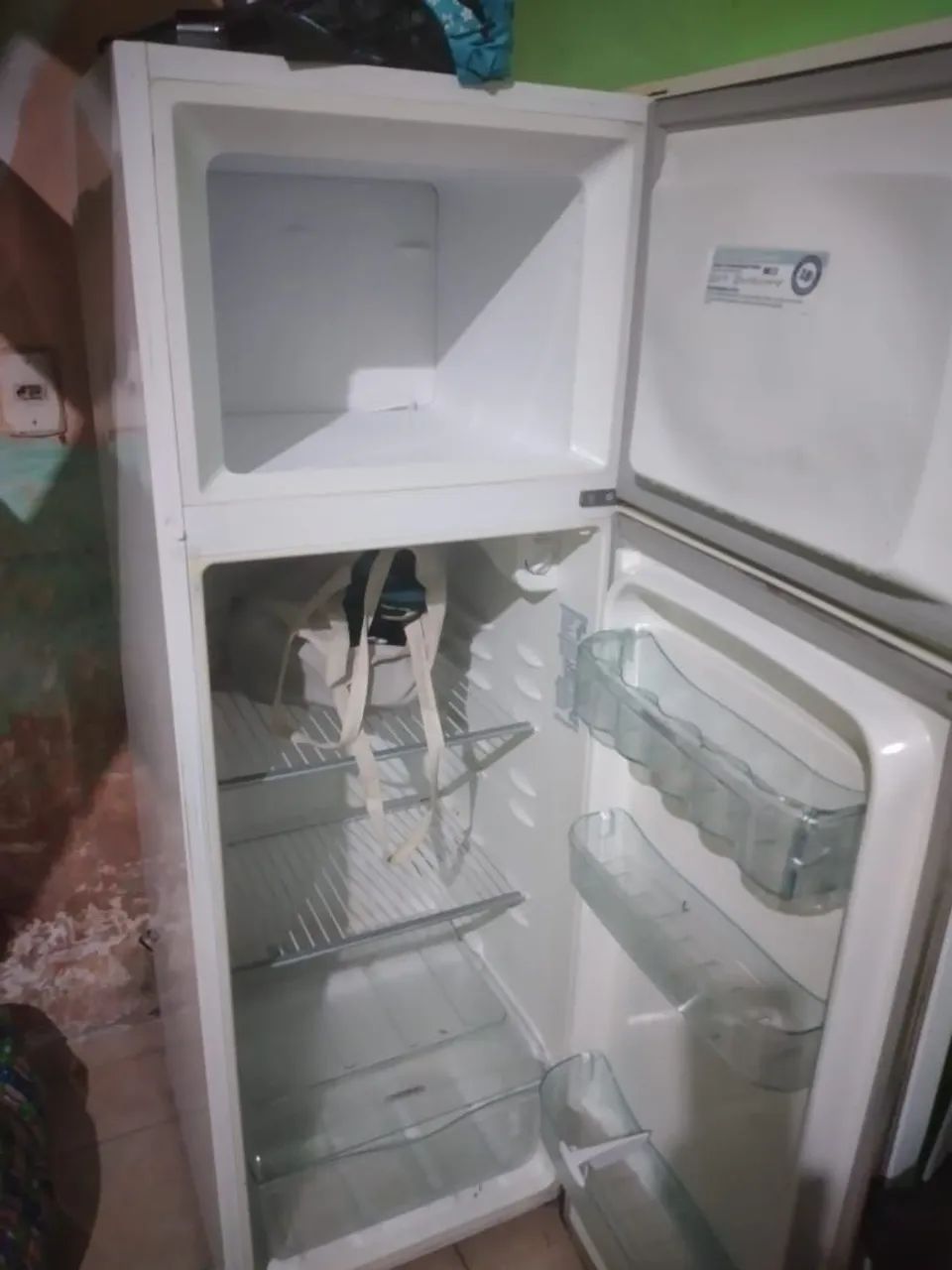 Vendo essa geladeira  - Foto 2