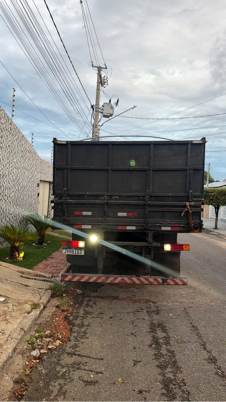 Caminhão Mercedes impecável 135.000,00 - Foto 9