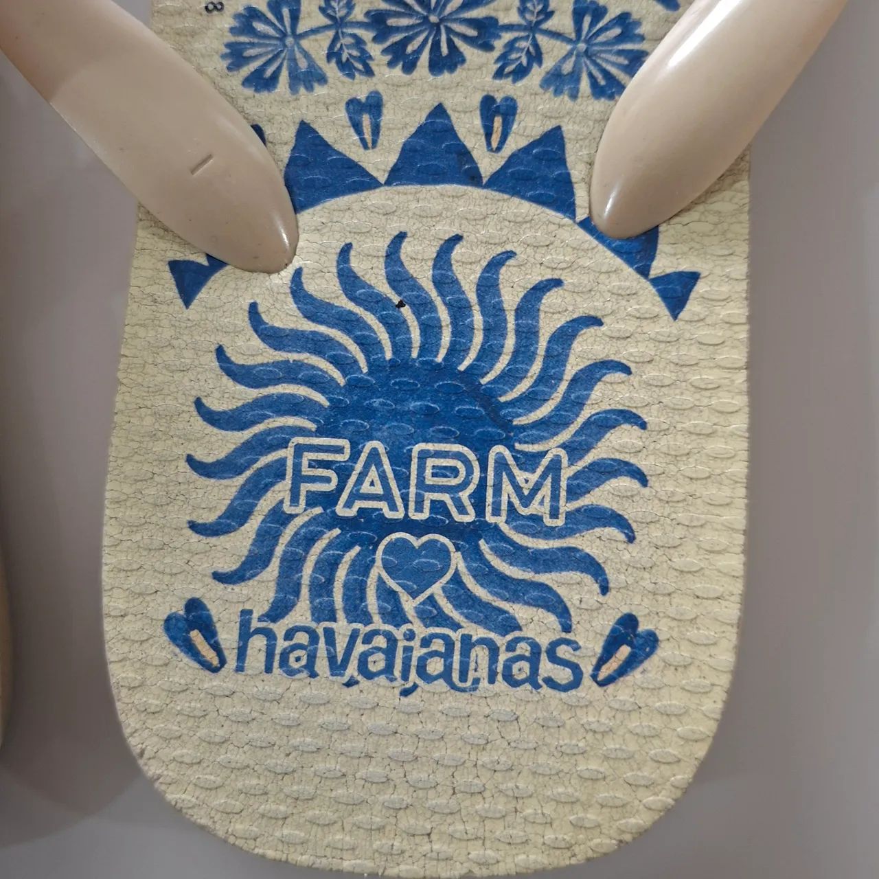 Chinelo FARM Azulejos Branco e Azul 37/38 - Foto 2