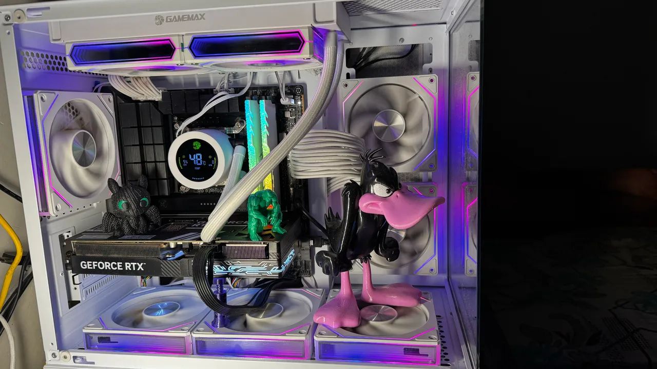PC GAMER WHITE - Foto 4