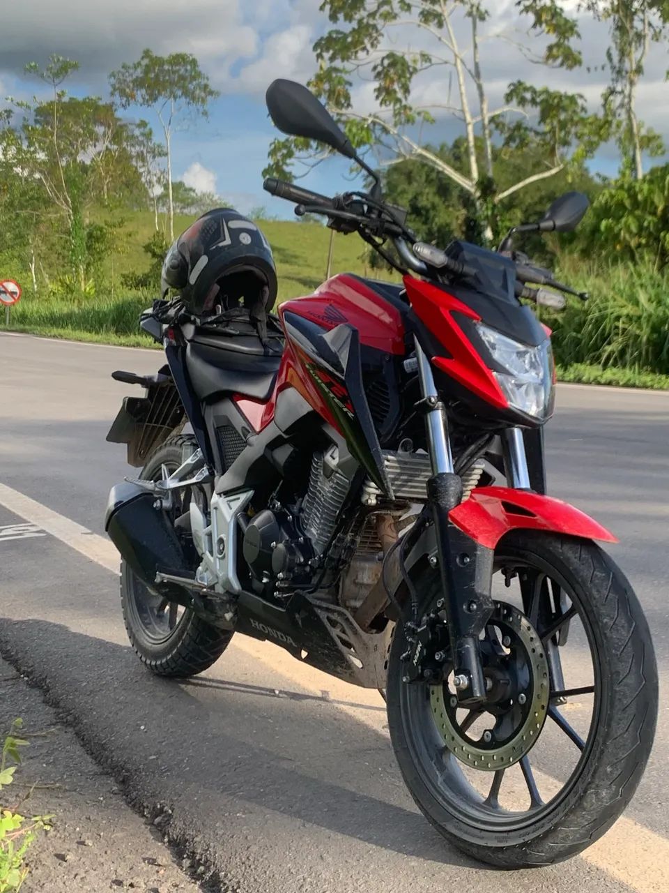 VENDO CB300f 2024