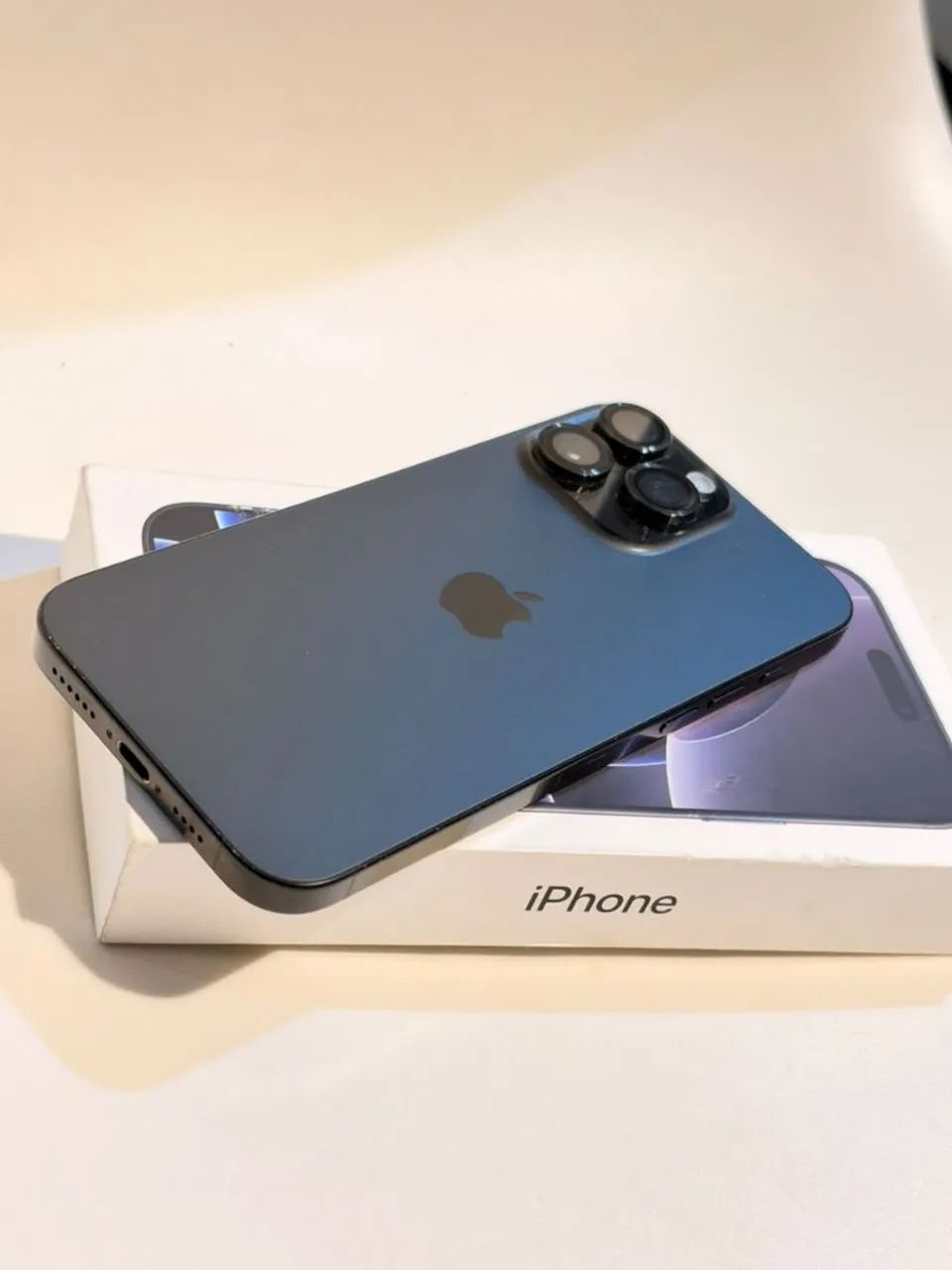 IPHONE 16 pro max - Foto 2