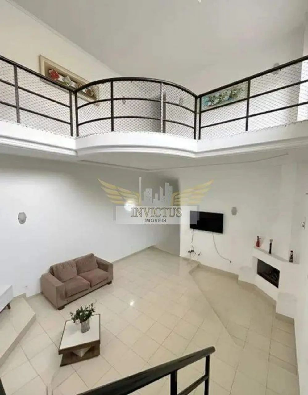 Sobrado com 4 Quartos para Alugar, 529m² - Vila Pires em Santo André/SP.