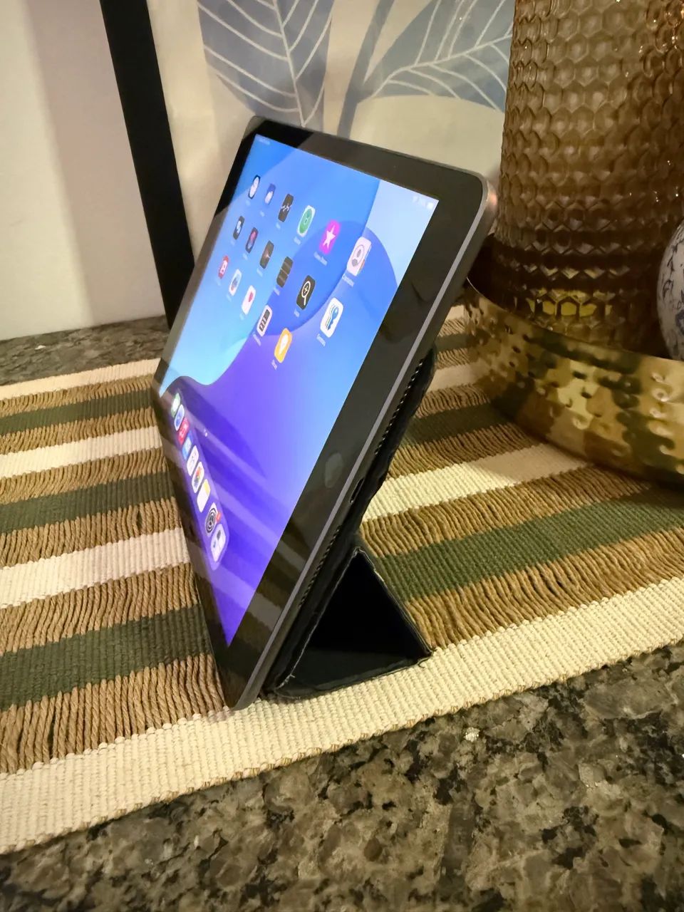 iPad 7 128Gb + Apple Pencil + Teclado Smart keyboard + Case em Couro - Foto 5