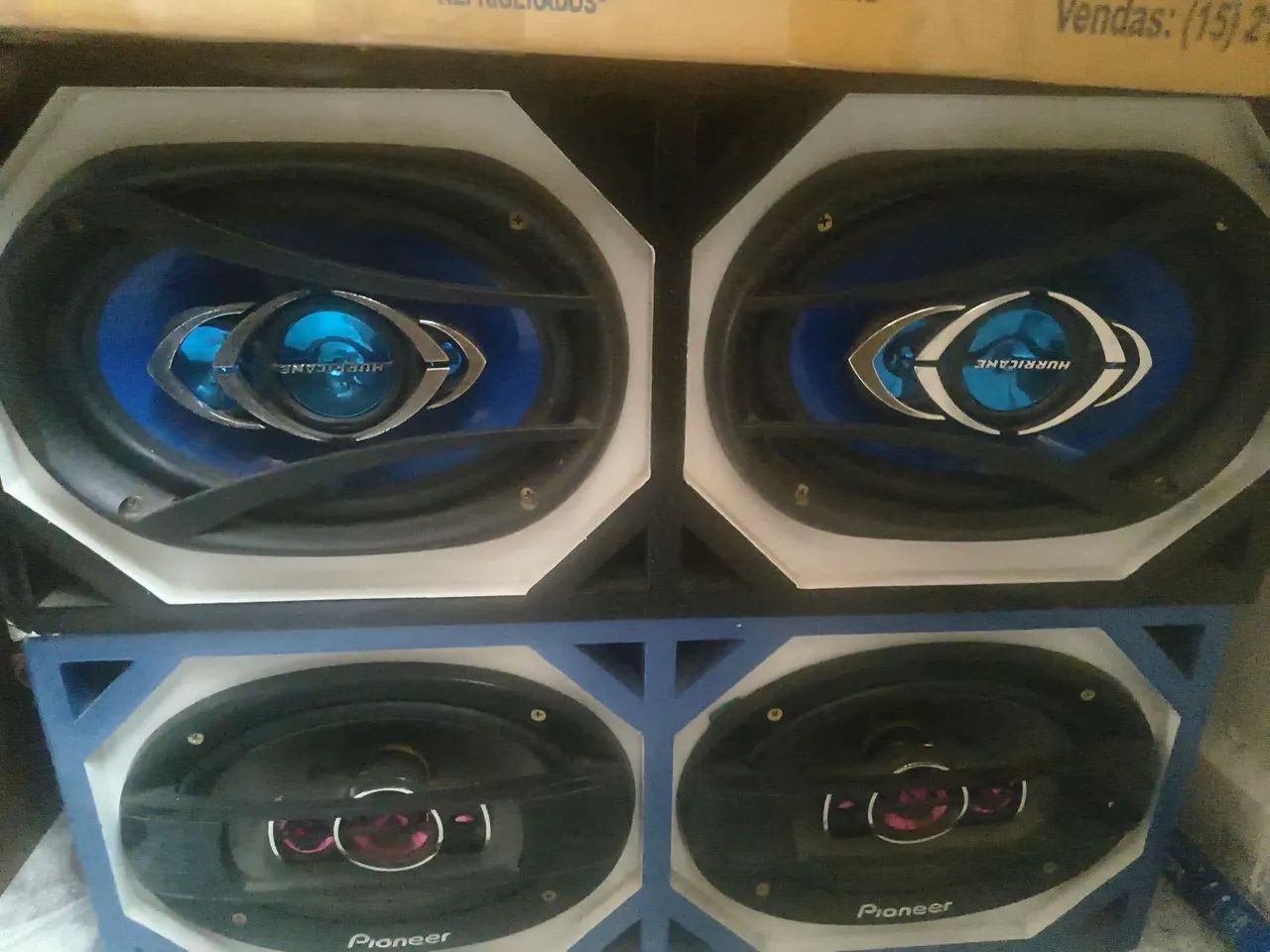 Vendo duas caixas de som. 