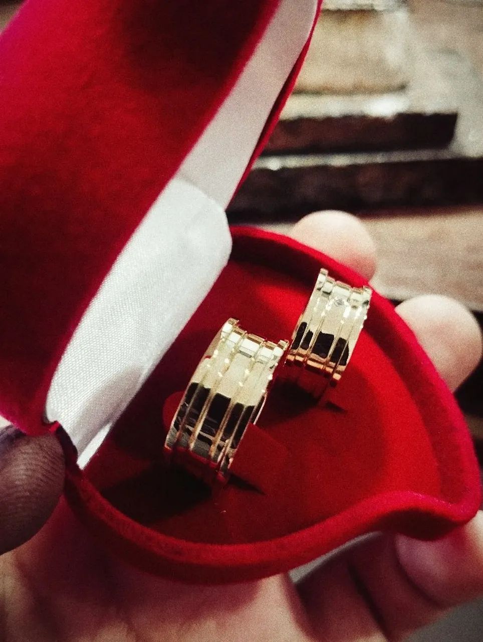 Alianças modelo BVLGARI em ouro 18k - Foto 4