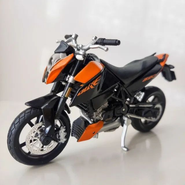Moto Maisto 1:18 - KTM 690 Duke