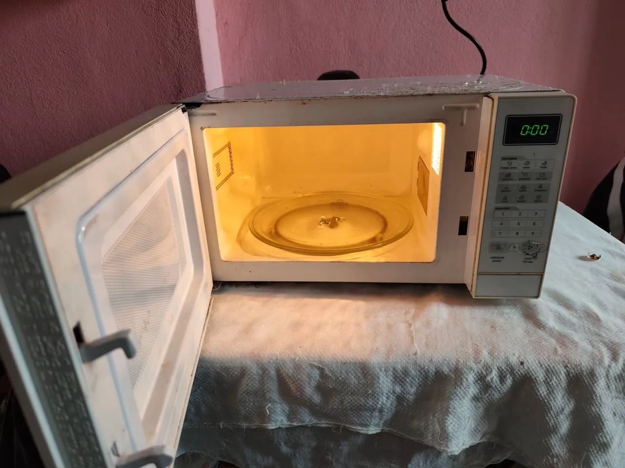 Microondas 20 litros  - Foto 2