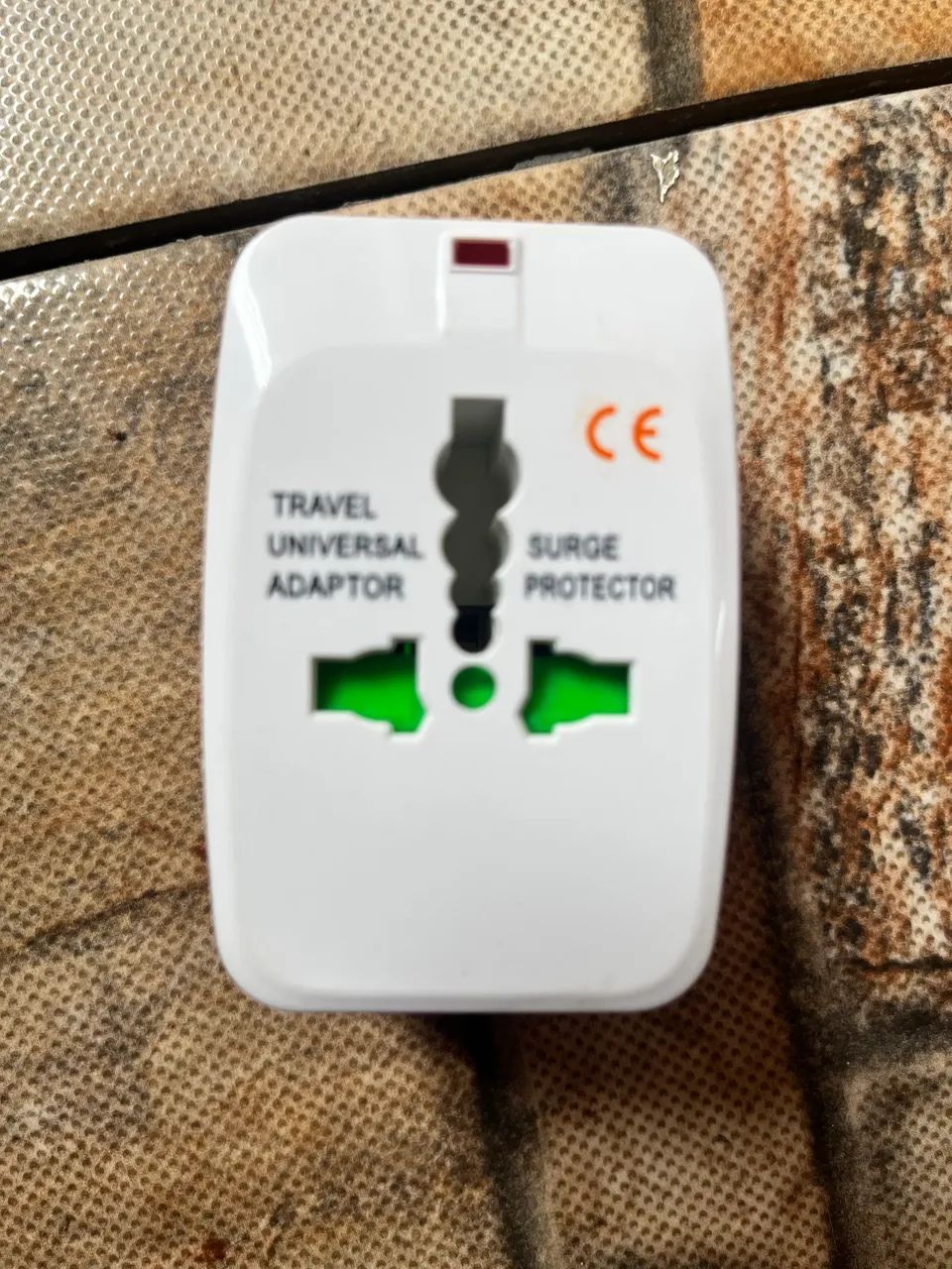 adaptador universal de tomada para viagens