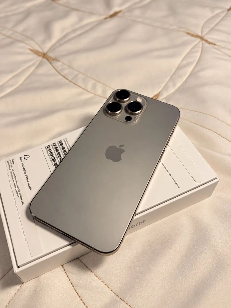 iPhone 15 Pro Max - Foto 2
