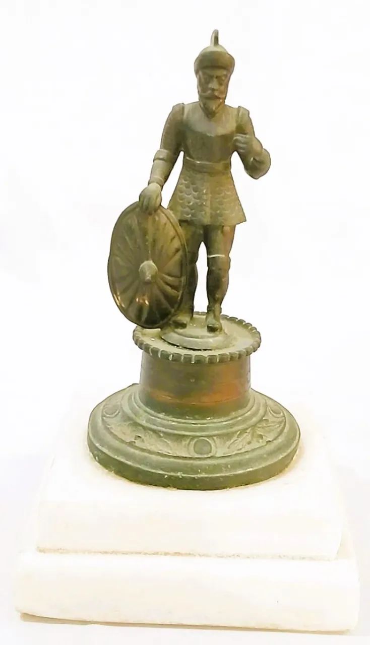 Grande Escultura bronze maciço cinzelado Guerreiro Samurai Japão Meados Século XX